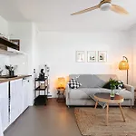 Apartment Le Phare, House